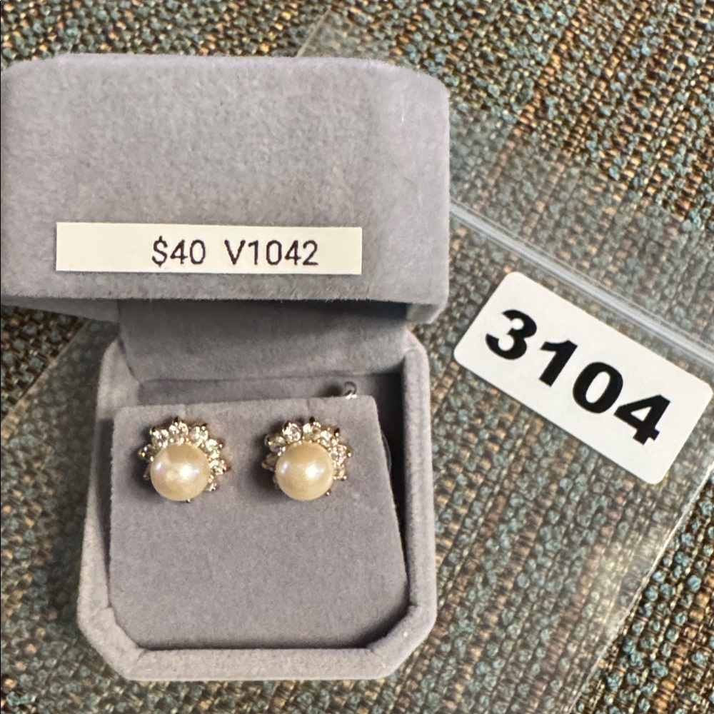 3104 Swarovski Crystal Elements Post Earrings - image 5